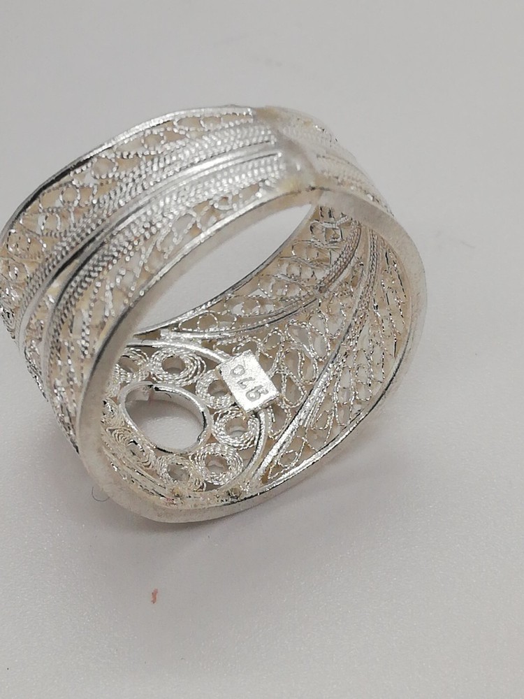 . 970 Solid Silver Women's Ring Size 8 Filigree New.