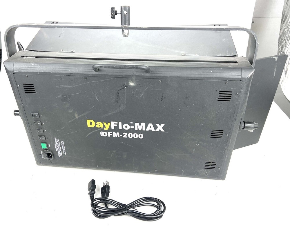Dayflo-Pro DFM-2000 Fluorescent Studio Photography Light Continuous Barn - READ