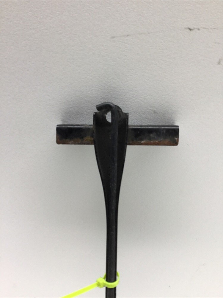 2011 TOYOTA CAMRY BRACKET BATTERY OEM