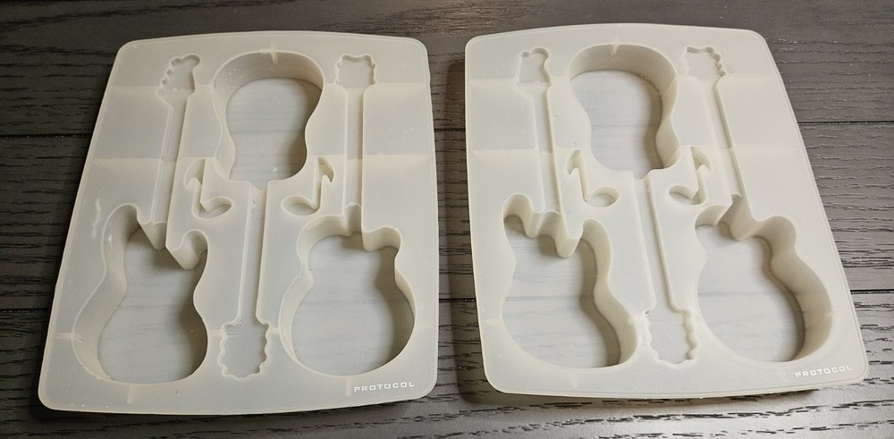 2 Guitar Ice Cube Trays Popsicle Molds EUC
