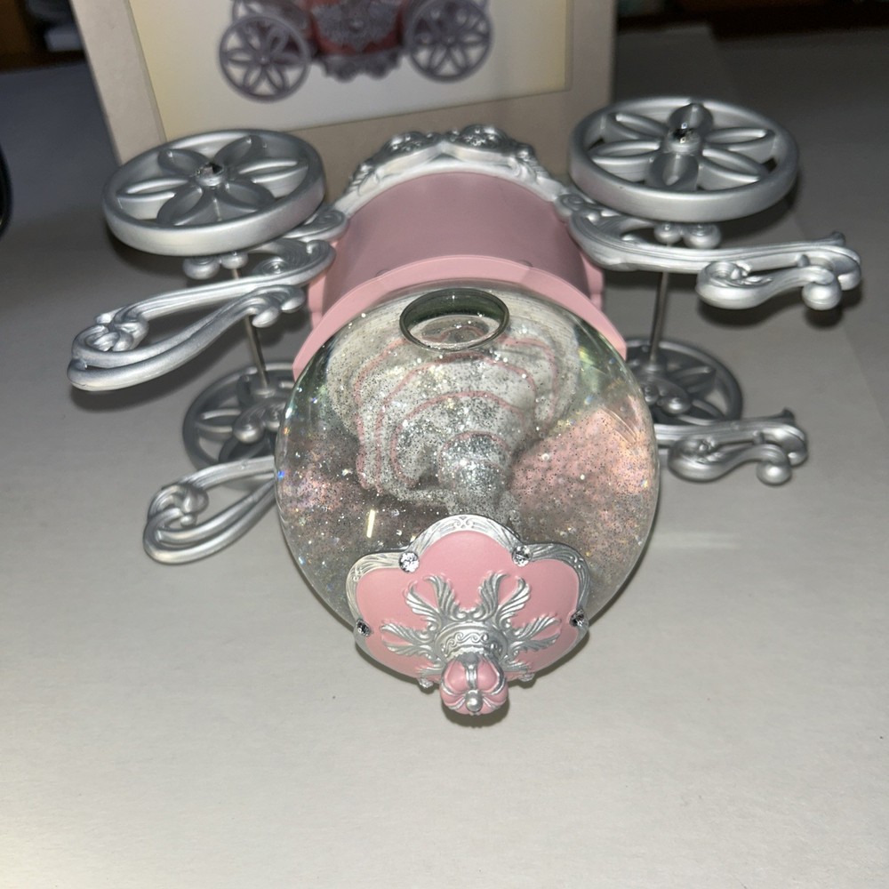 Cracker Barrel - Musical carriage Glitter Globe- New Open Box