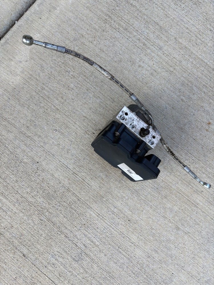 ** Indian Motorcycle ABS control module / pump ** 1911761 **