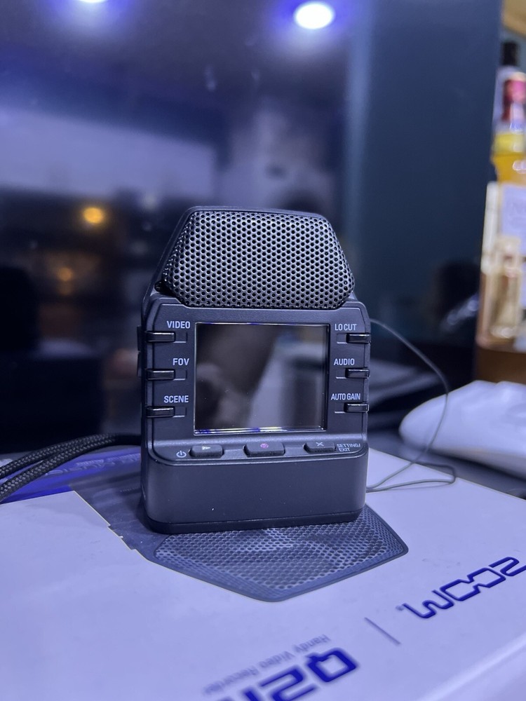 Zoom q2n handy video recorder