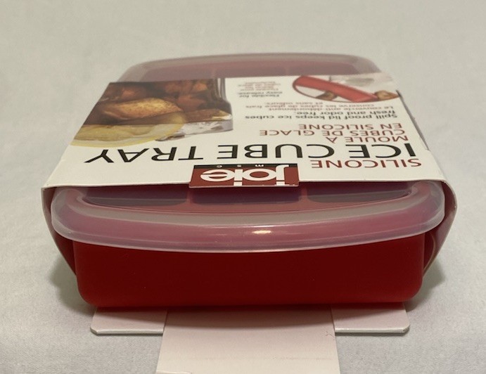 Joie Ice Cube Tray Covered-Stackable No-Spill Removable Lid 15 Cubes RED NEW
