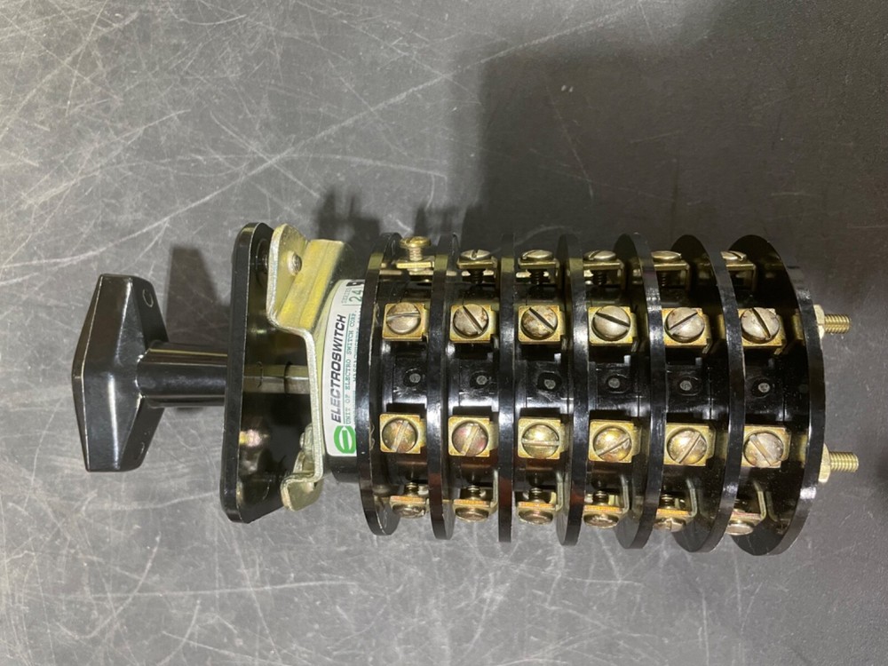 Electroswitch Series 24 Sync Control Rotary Switch 24306B Used