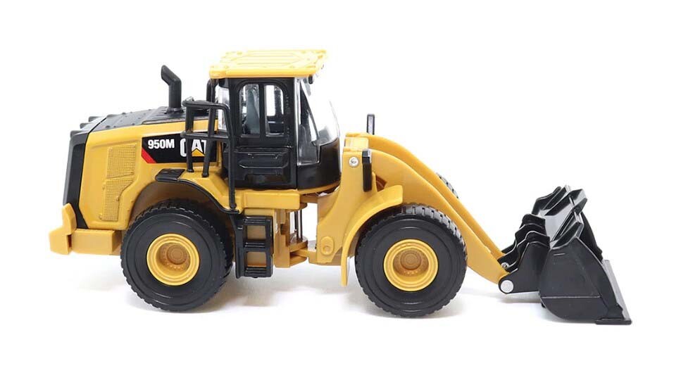 Diecast Masters 84646CS Cat 950M Wheel Loader 1/64 Scale Model