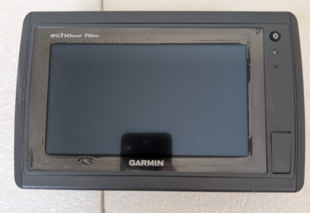 Garmin - echoMAP 70DV - 7" Fishfinder/Chartplotter Touch Screen Works Fine