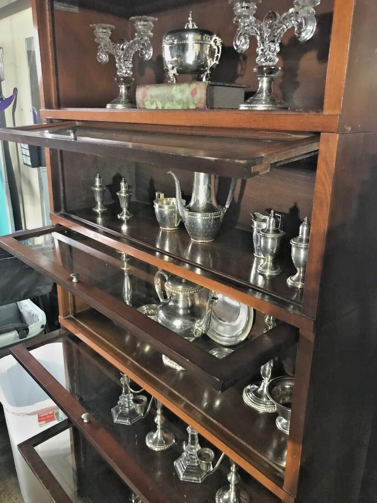 .ANTIQUE GLOBE WERNICKE 5 STACK SECTIONAL MAHOGANY BARRISTER BOOKCASE.