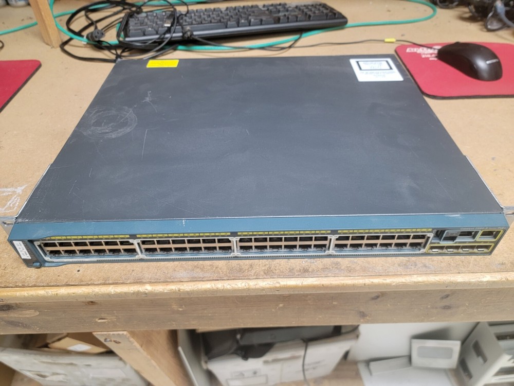 Cisco Catalyst 2960 (WS-C2960S-48FPS-L) 48-Ports Rack-Mountable Switch Managed