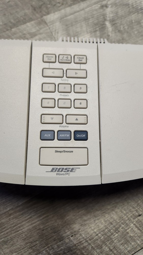 BOSE (READ WORKING) Wave Radio Model AWR