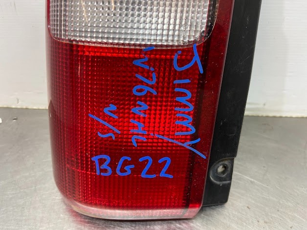 2000 SUZUKI JIMNY PASSENGER SIDE LEFT REAR LIGHT REF: BG22