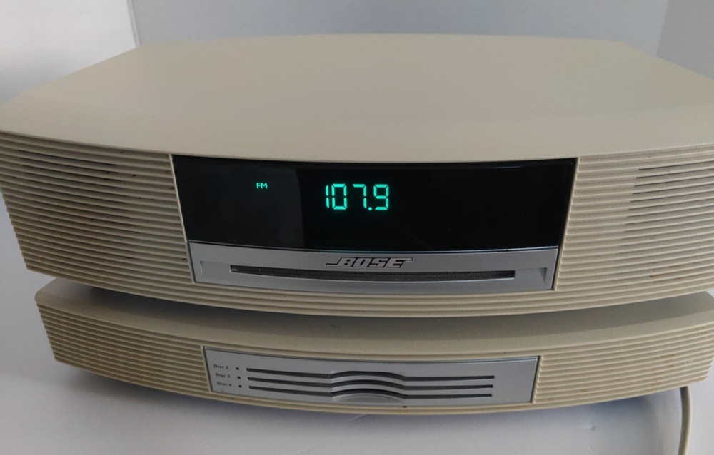 Bose Wave Music System AWRCC1 with Multi-CD Changer And Remote Read Description