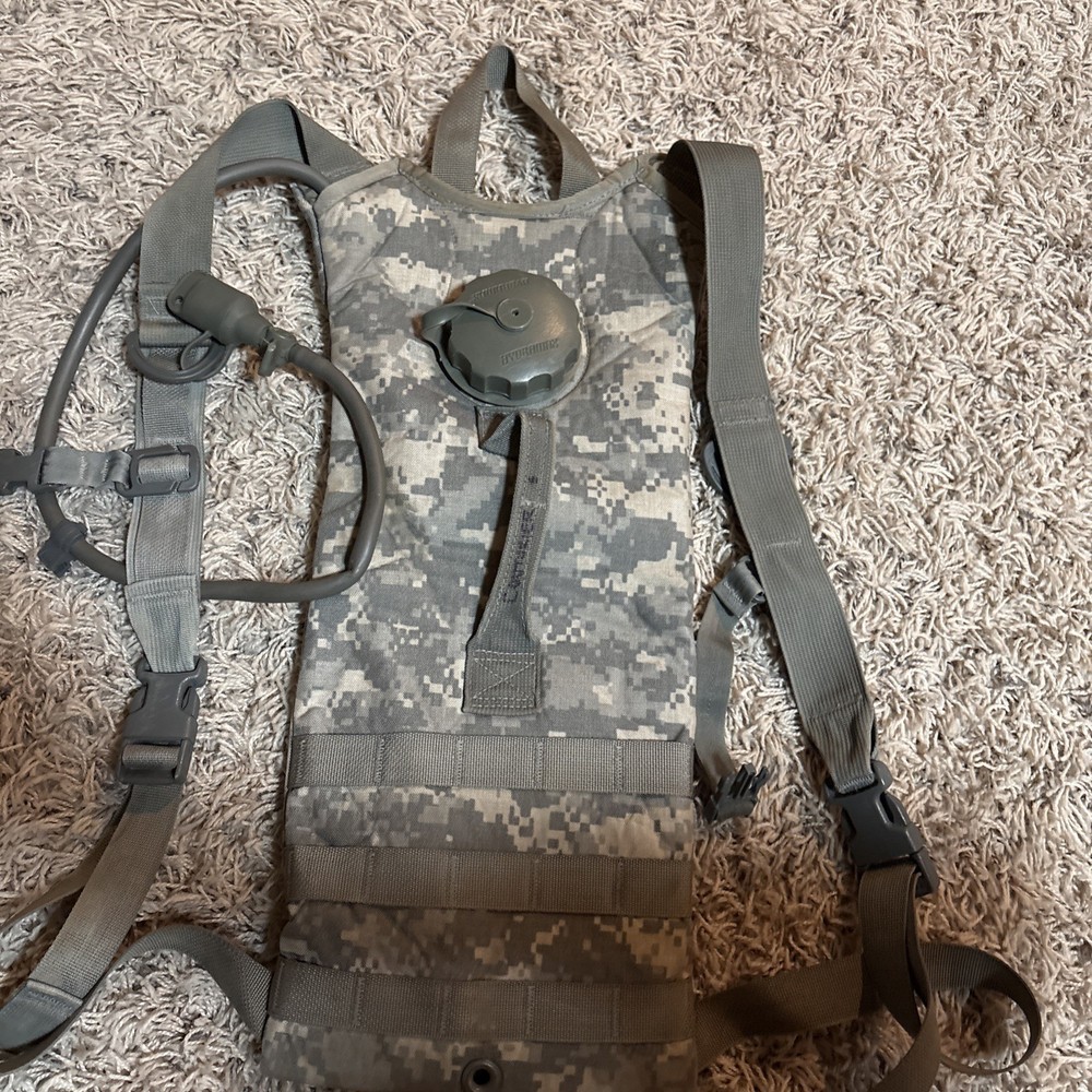 US Army Molle II Hydration System Carrier ACU Camelback Hydromax With Bladder