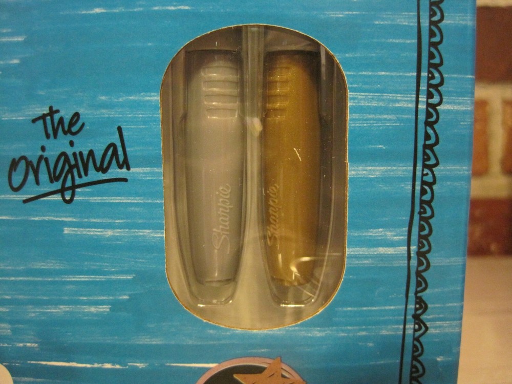 SHARPIE SPECIAL EDITION 12 CT. ASSORTED FINE POINT PERMANENT MARKERS--NEW