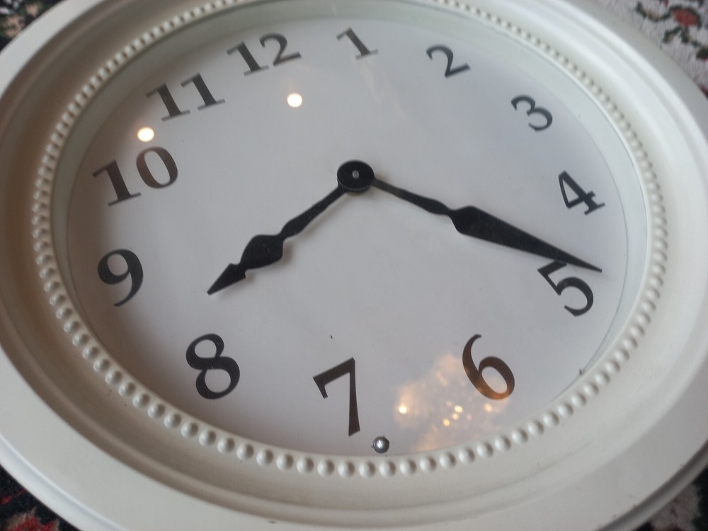 WALL CLOCK - 35x35x5.5 cm Quartz timing white