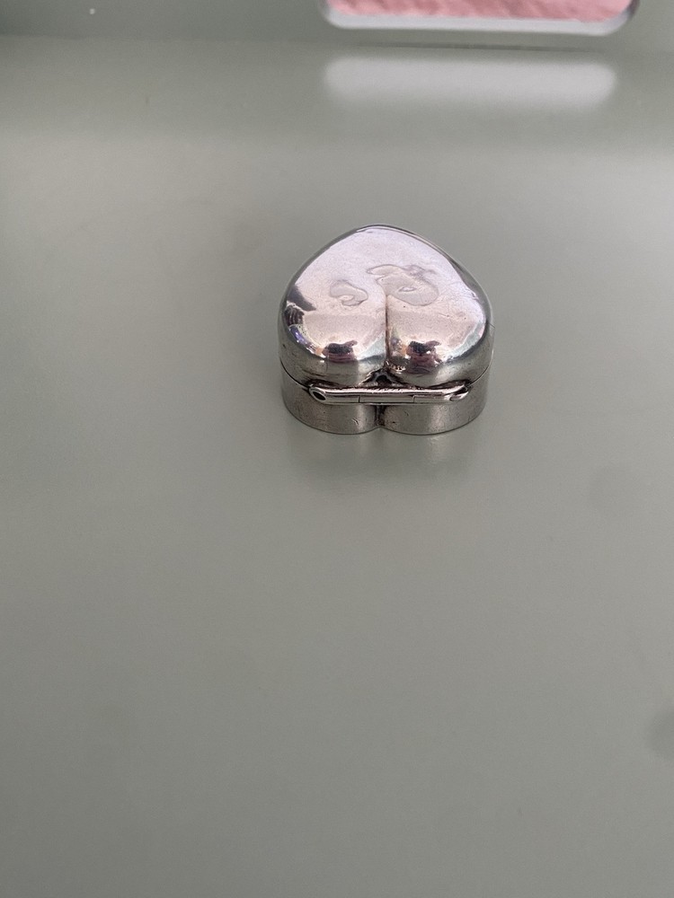 Heart Shape Solid Silver Pill /Trinket Box 1901 Birmingham Levi & Salaman