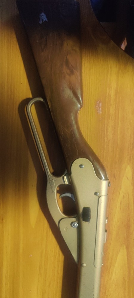 Vintage Daisy Model 104 Golden Eagle W/ two scopes