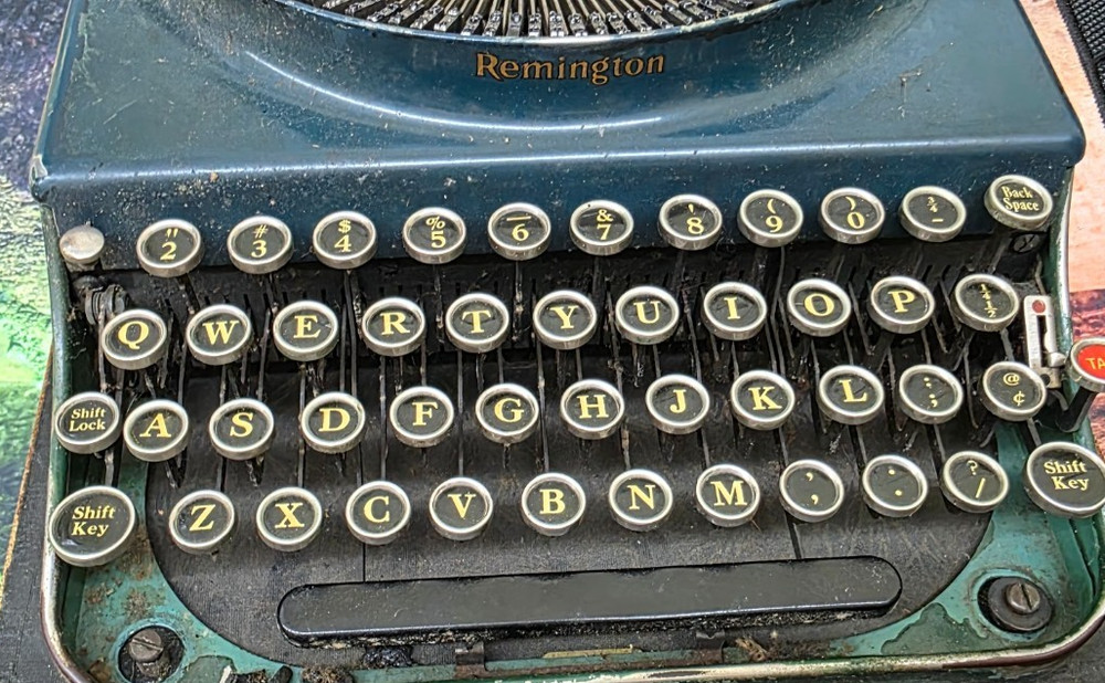 Remington Portable Manual Typewriter Green With Case