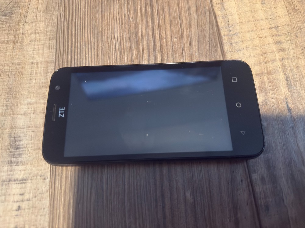 MIXED LOT ELECTRONICS - APPLE, AMAZON FIRE, ANDROID, GOOGLE, ETC AS- SHOWN BELOW