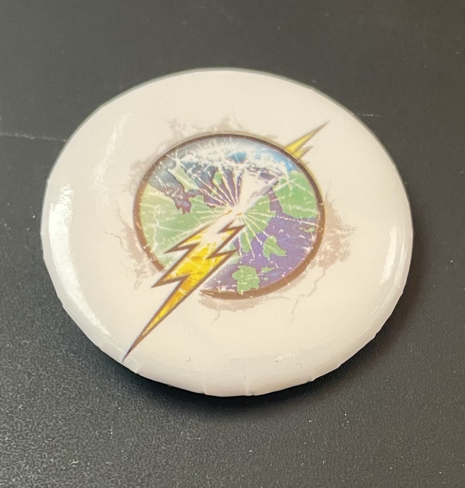 DC Comics 2011 Flashpoint Promo Pin Lot (15 pins)