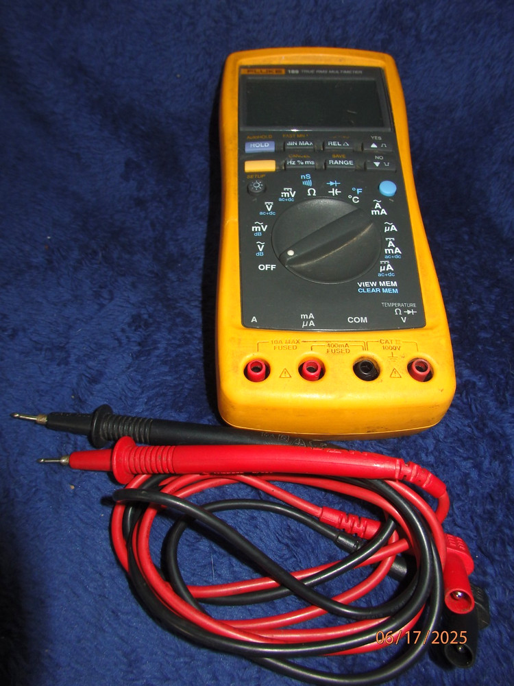 FLUKE 189 --TRUE RMS --INDUSTRIAL MULTIMETER WITH DATA LOGGER!
