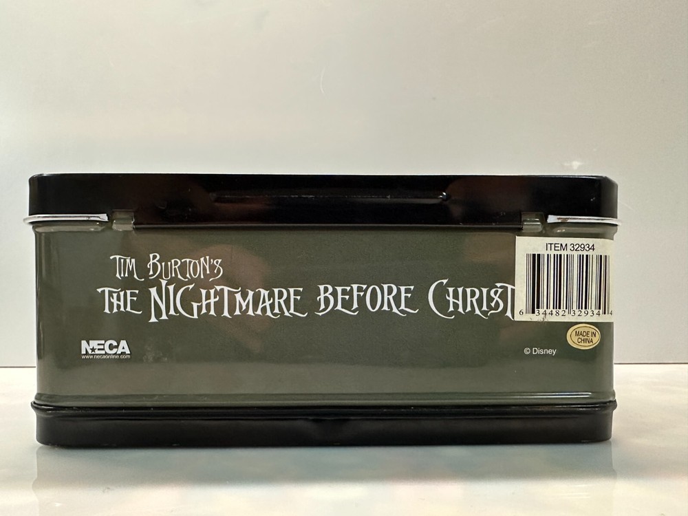 VINTAGE NIGHTMARE BEFORE CHRISTMAS LUNCHBOX No thermos.