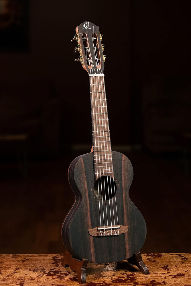 Ortega RGL5EB Guitarlele