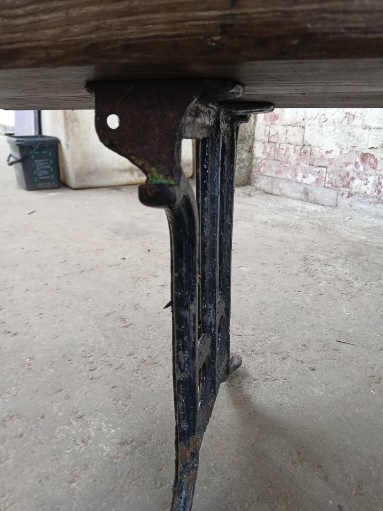 Garden bench with castiron ends