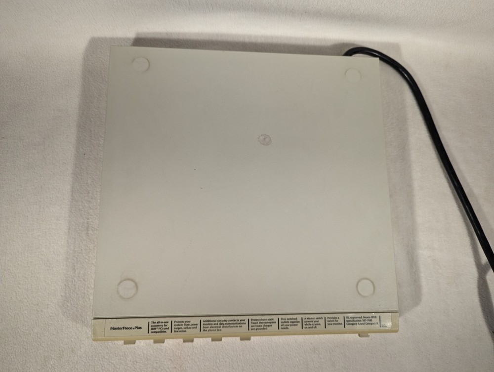 Kensington Universal 5 Outlet + Phone Spike Suppression Computer Power Switch