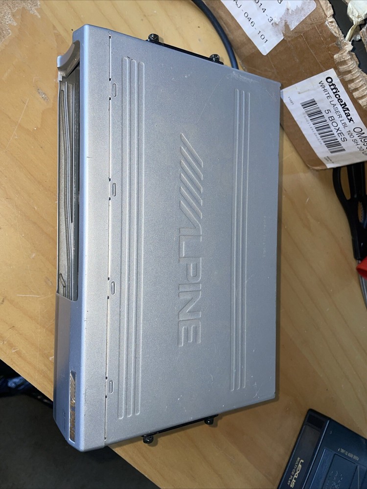 Alpine CHA-S624 Ai-Net 6-Disc CD Changer (Used)