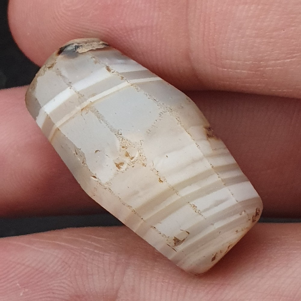 Old Suliemani Agate Amulet Striped Natural Pattern