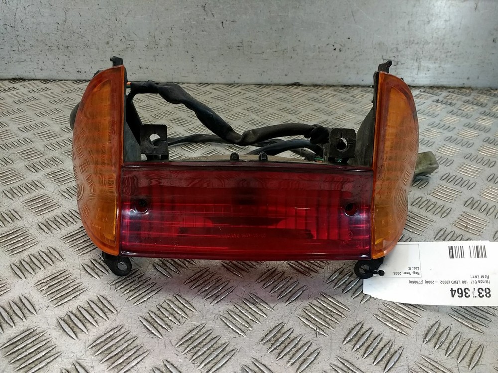 2005 HONDA SCV100   Rear Tail Light Lamp
