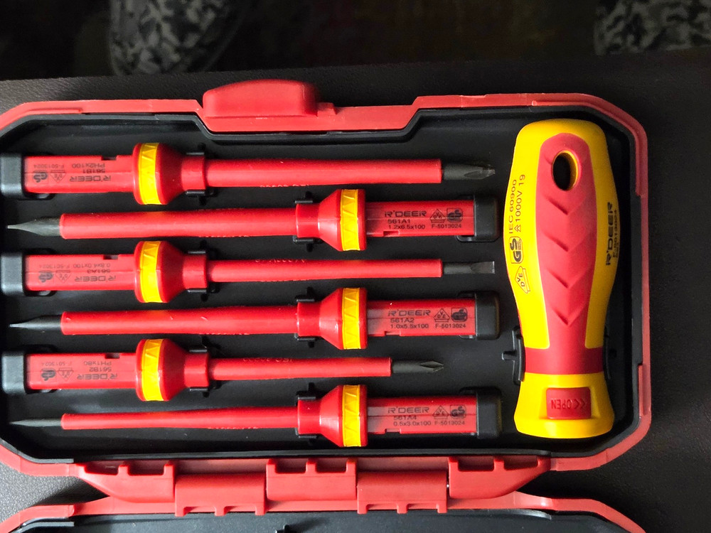 R'DEER 13 PC Insulated Screwdriver Set