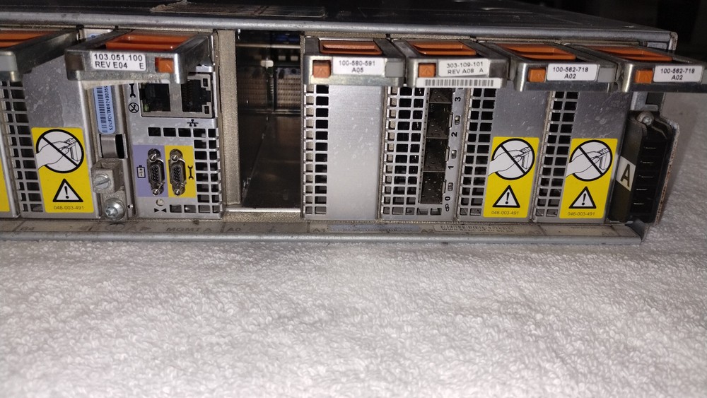 Dell EMC2 TRPE Storage Controller 2x Storage Server R2 X64 Licenses LOADED