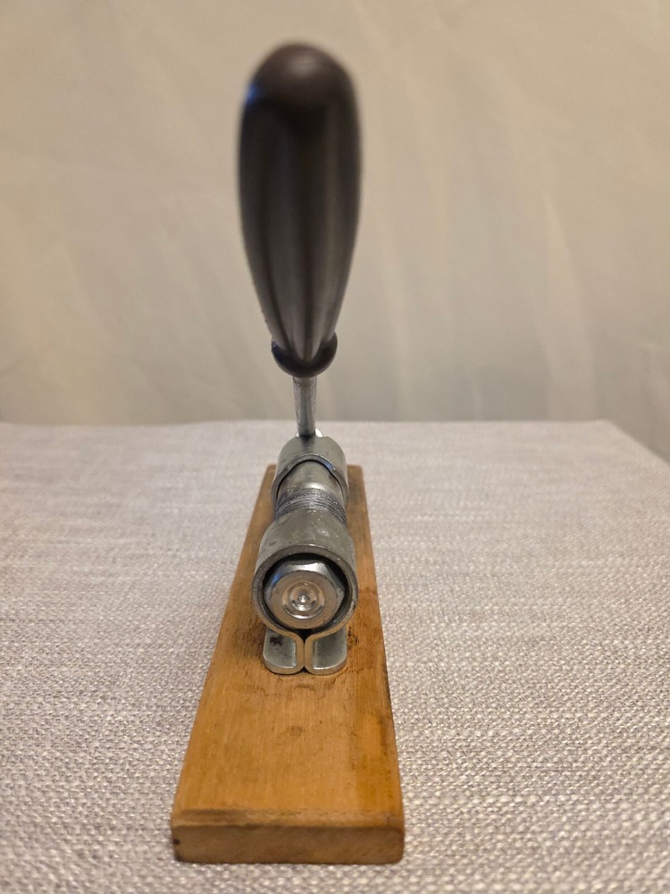 VTG Nut Cracker Pecan Nutcracker Wood & Metal