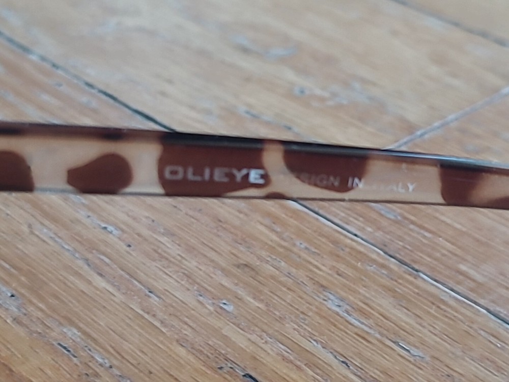 OLIEYE Type 3 Sunshade Glasses - Rectangular Frame Eyeglasses for Women - Italy