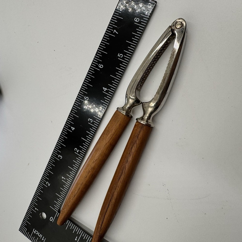 Nutcracker Vintage Wooden Handle