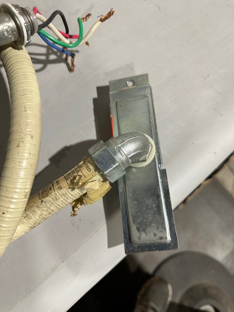 5 Wire Base Feed By Steelcase