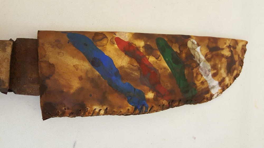 Knife & handmade pigskin leather sheath