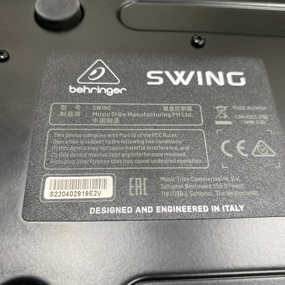 Behringer SWING 32-Key USB MIDI Controller Keyboard with 64-Step Sequencer