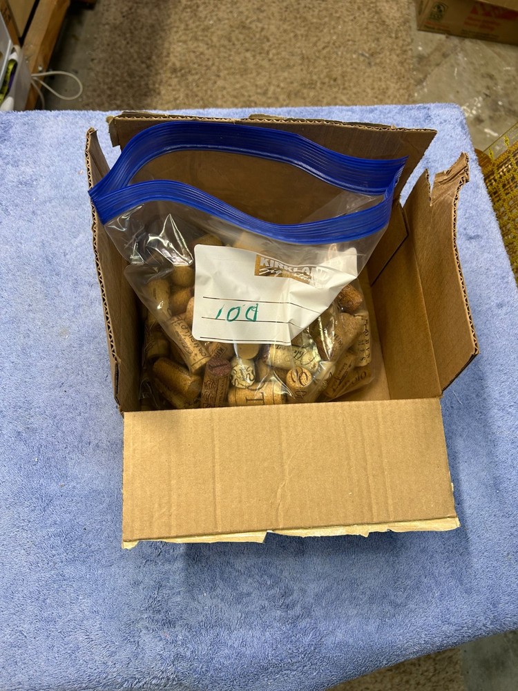 Wine corks, used, good condition. 100 pieces.
