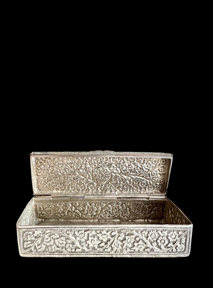 Fine Quality Antique Art Deco Anglo Indian Kashmir Solid Silver Snuff Box