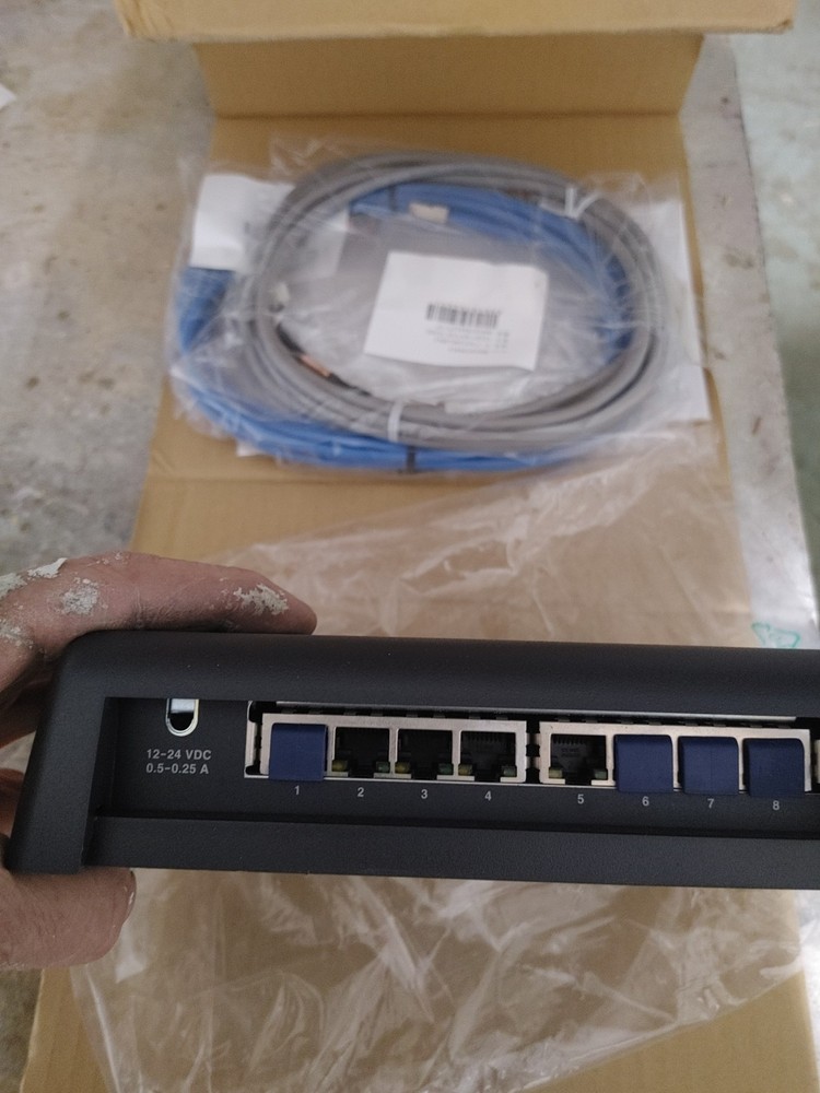 Furuno HUB-101 Ethernet Interswitch Hub for NAVnet, 3D, TZtouch
