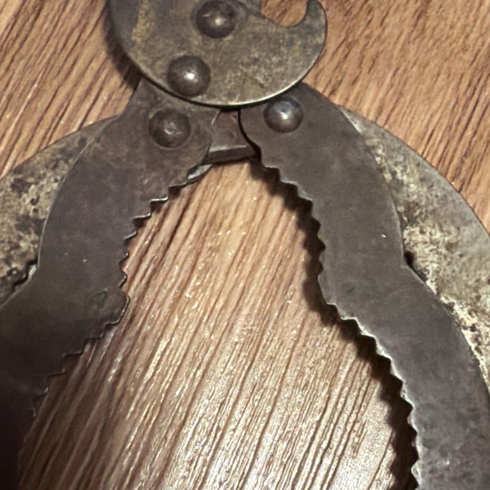 Vintage Kitchen Tool Unique Hand Held Manual Multiple Size Jar & Can Opener
