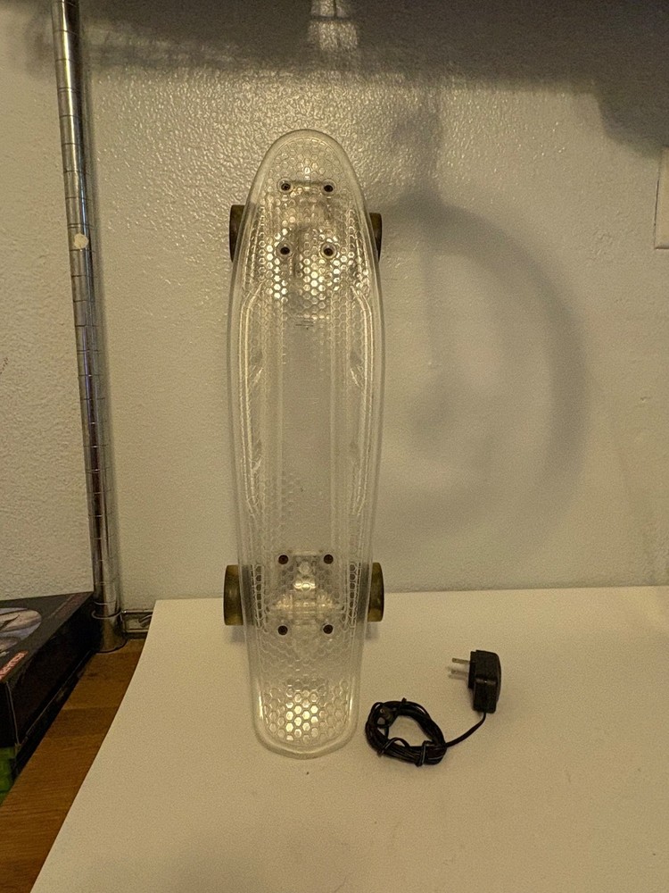 Clipton Led Light Up Skateboard Clear. Deck And Wheels Light Up. Tested Working