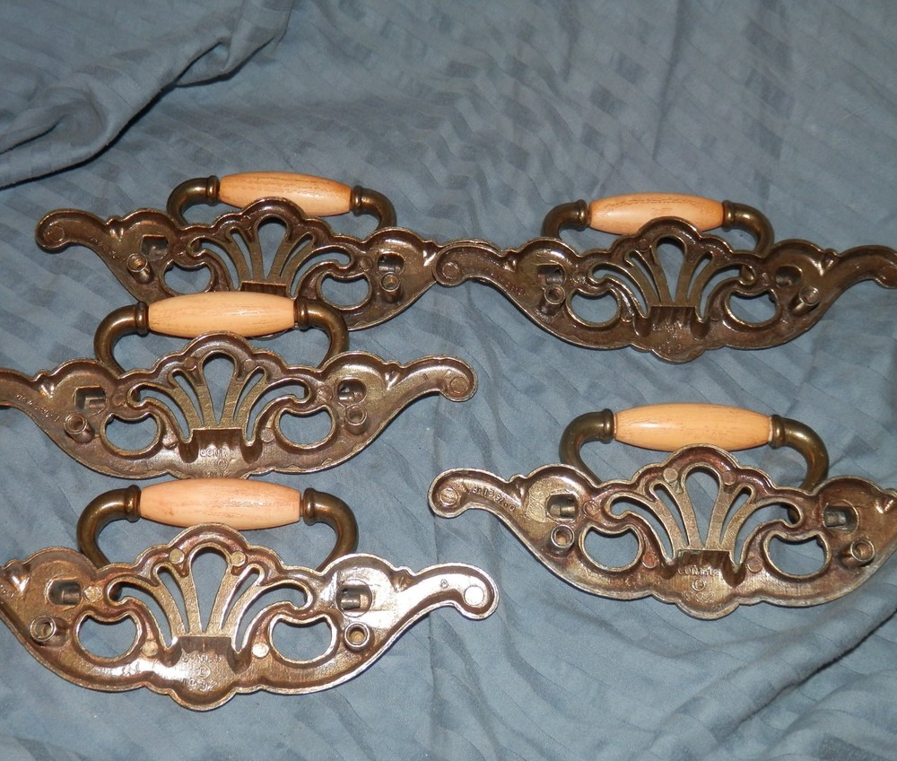 Cont .B. 1992 Drawer Pull handles knobs Cabinet Door brass?