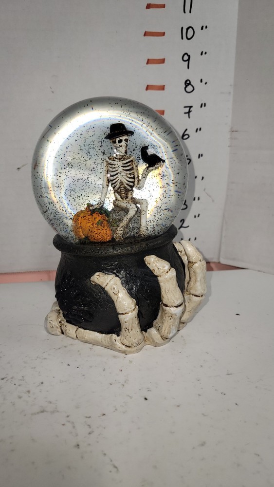 SKELETON, CROW & CAULDRON SNOWGLOBE – HALLOWEEN