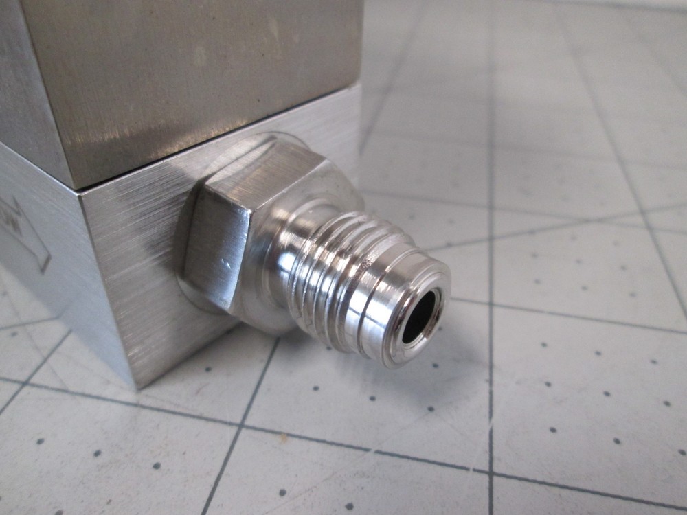 Unit, UFC-1100A, Ar, 2 SLM, Mass Flow Controller, New