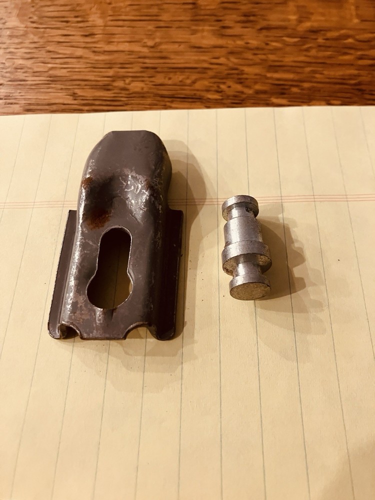 Old Style Lyon Shelf Clip
