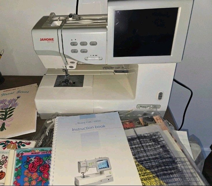 Janome Memory Craft MC 11000 Computerized Sewing Embroidery Machine & EXTRAS!